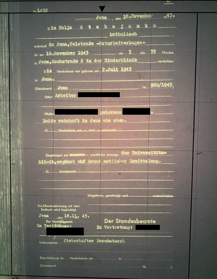 Dokument aus dem Stadtarchiv Jena. Es ist eine Sterbeurkunde des Standesamtes Jena vom November 1943. Es 